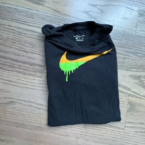 Nike long sleeve shirt. Size: XL Youth.